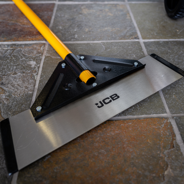 JCB 450mm 18’’ Long Handled Floor Scraper, Heavy-duty Spring Steel Blade_4